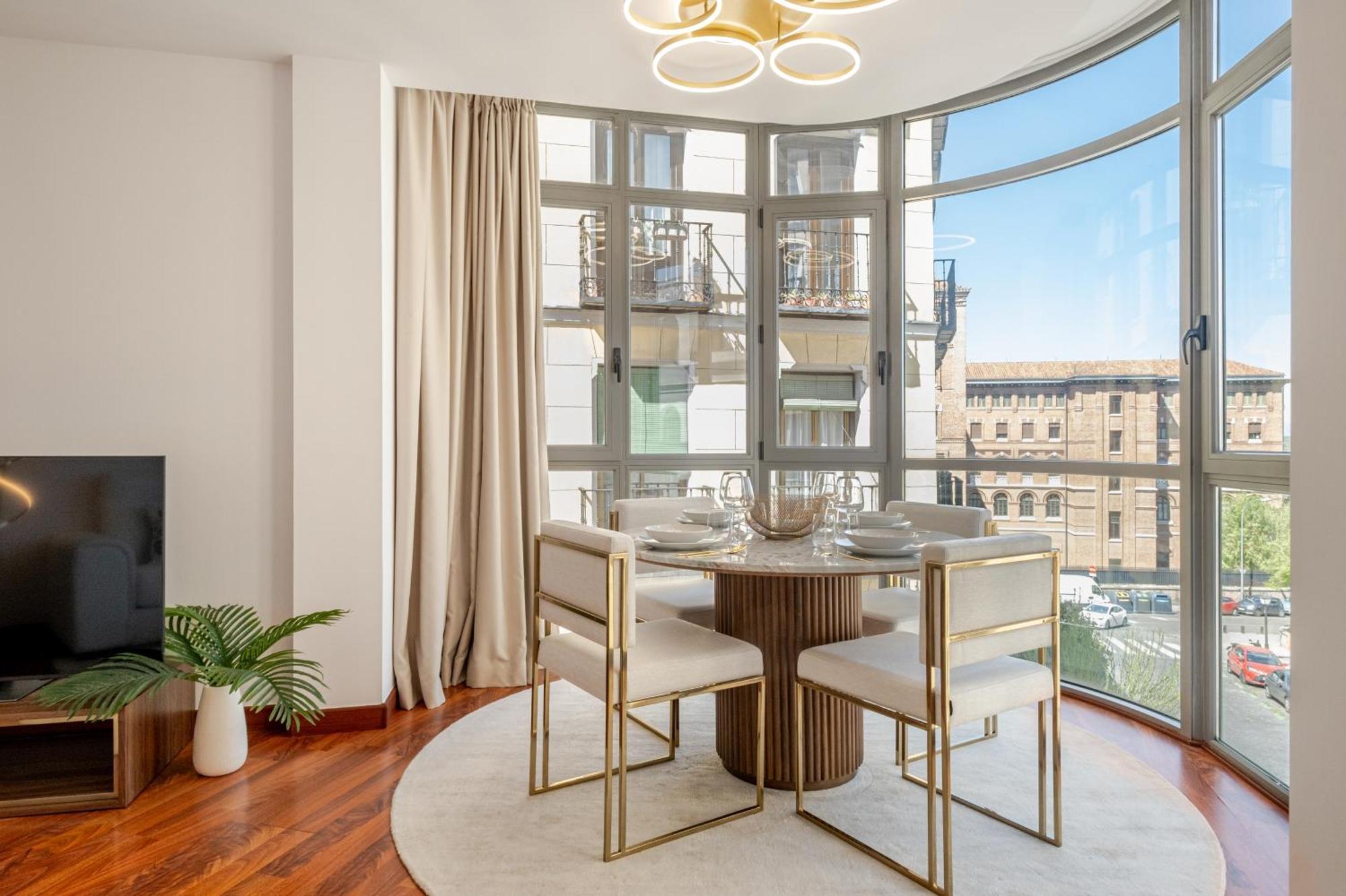 Luxury Apartments In Barrio Palacio Madrid Esterno foto